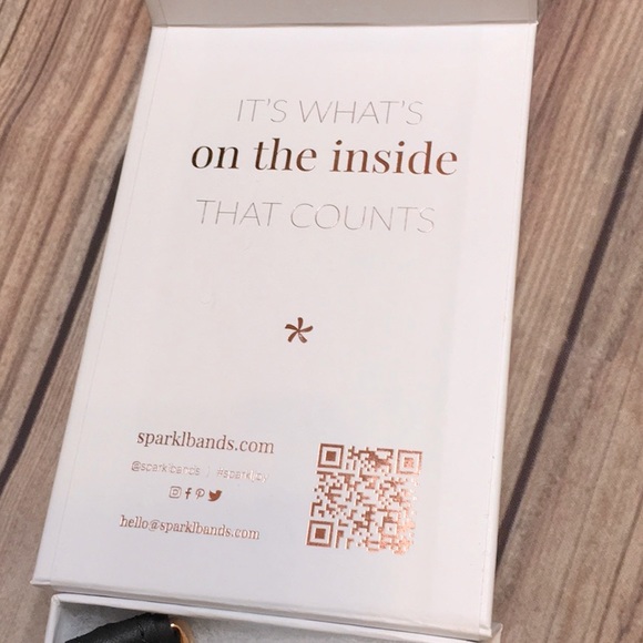 Spark*l Band Custom Wristlet Keychain in Black Leather with Rose Gold Stars - Picture 7 of 7